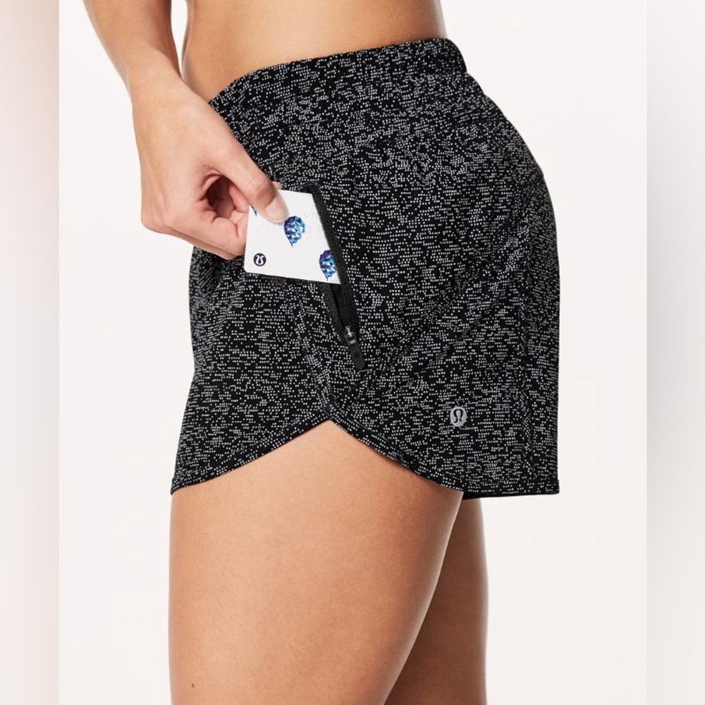 Lululemon tracker short V size 4